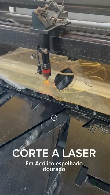 Acrílico cortado a laser